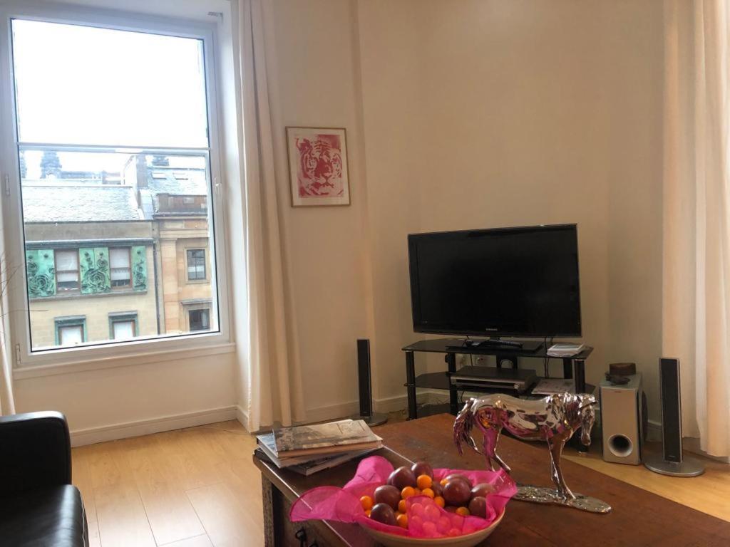 Comfy Two Bedroom Apartment Right In The City Centre Glasgow Exterior photo