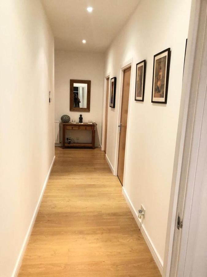 Comfy Two Bedroom Apartment Right In The City Centre Glasgow Exterior photo