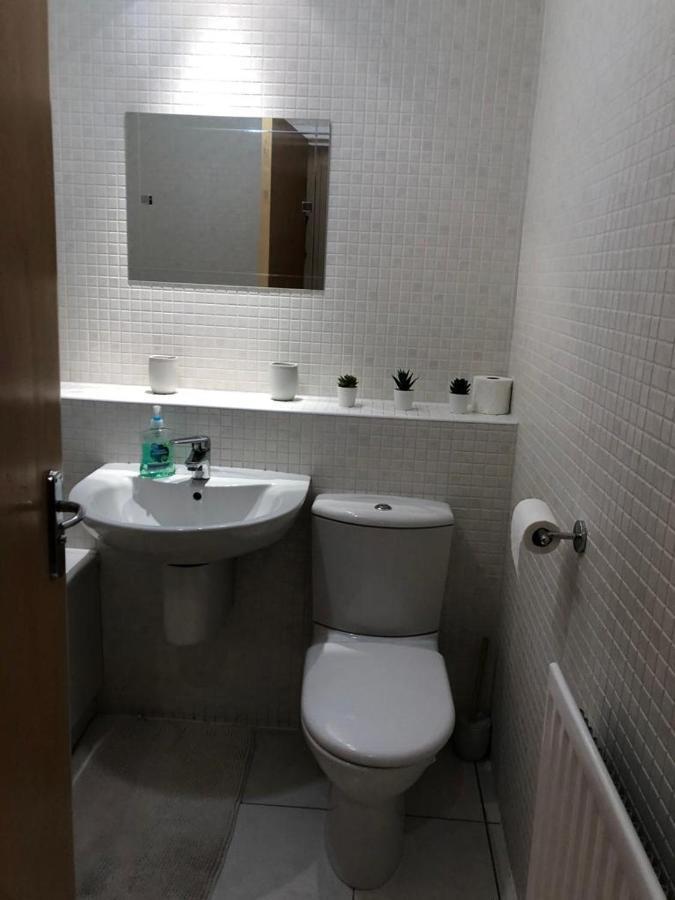 Comfy Two Bedroom Apartment Right In The City Centre Glasgow Exterior photo